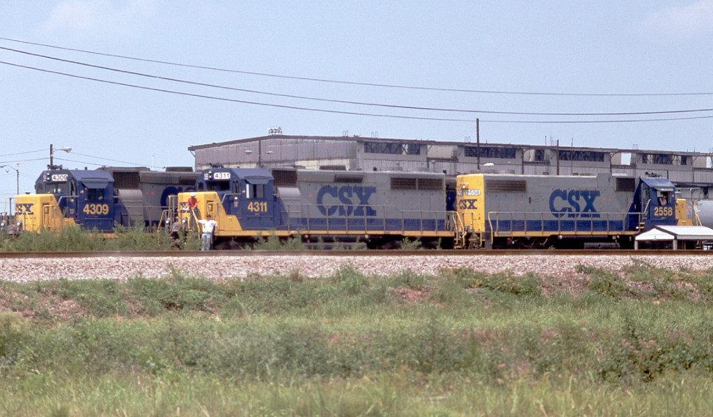 CSX 2558 GP38-2 with no dynamic brakes nee Durham & Southern